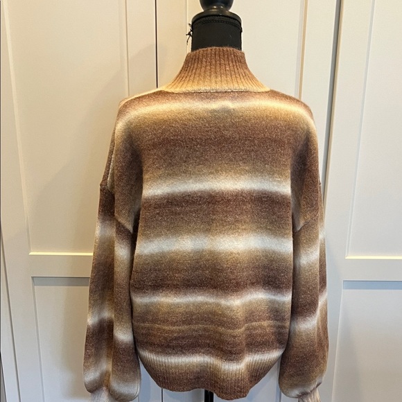 Rhythm. Tan and Brown Sweater Cowl & Turtlenecks Size M - Picture 6 of 6